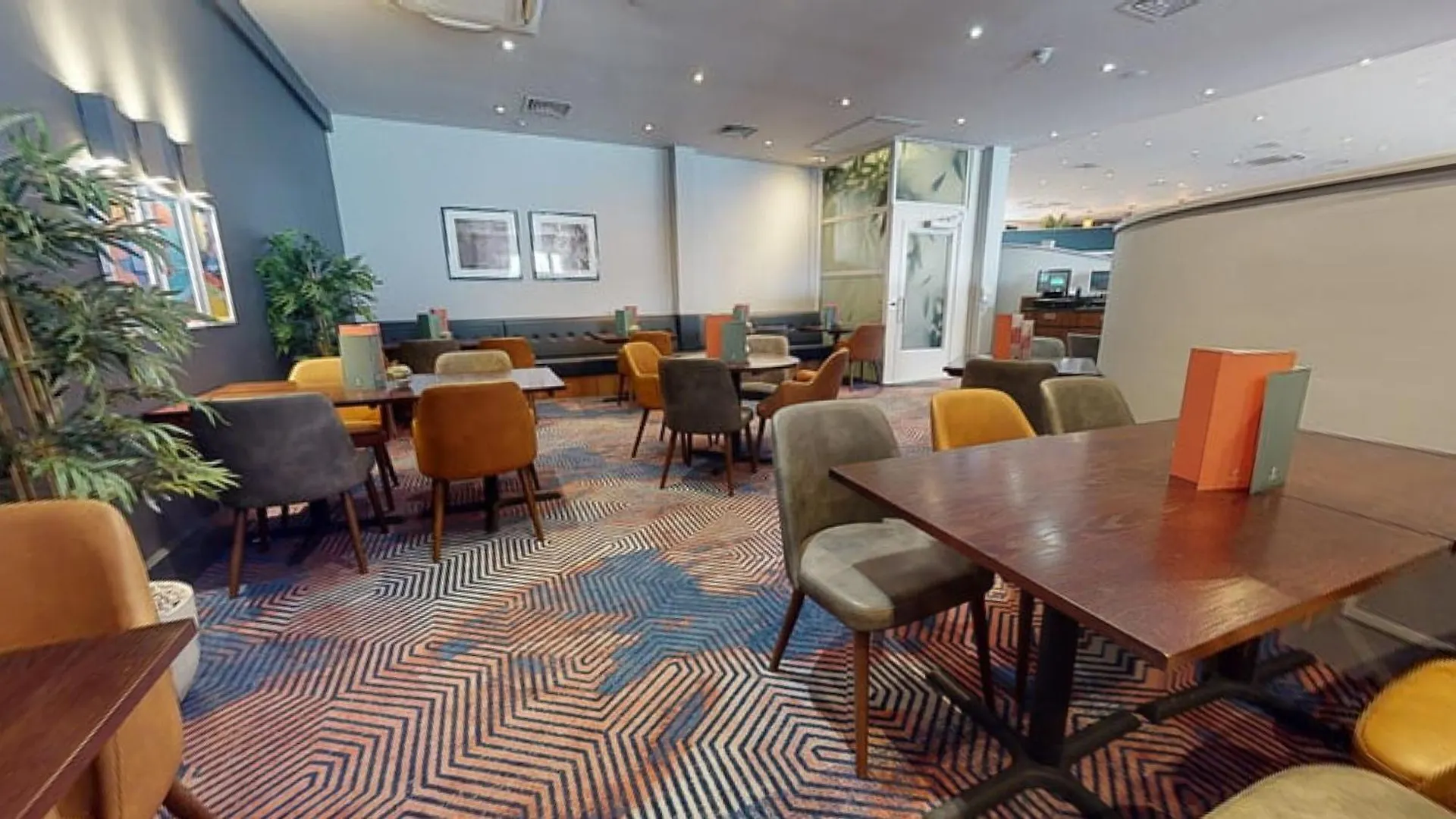 Holiday Inn Cardiff City By Ihg 4*,  United Kingdom