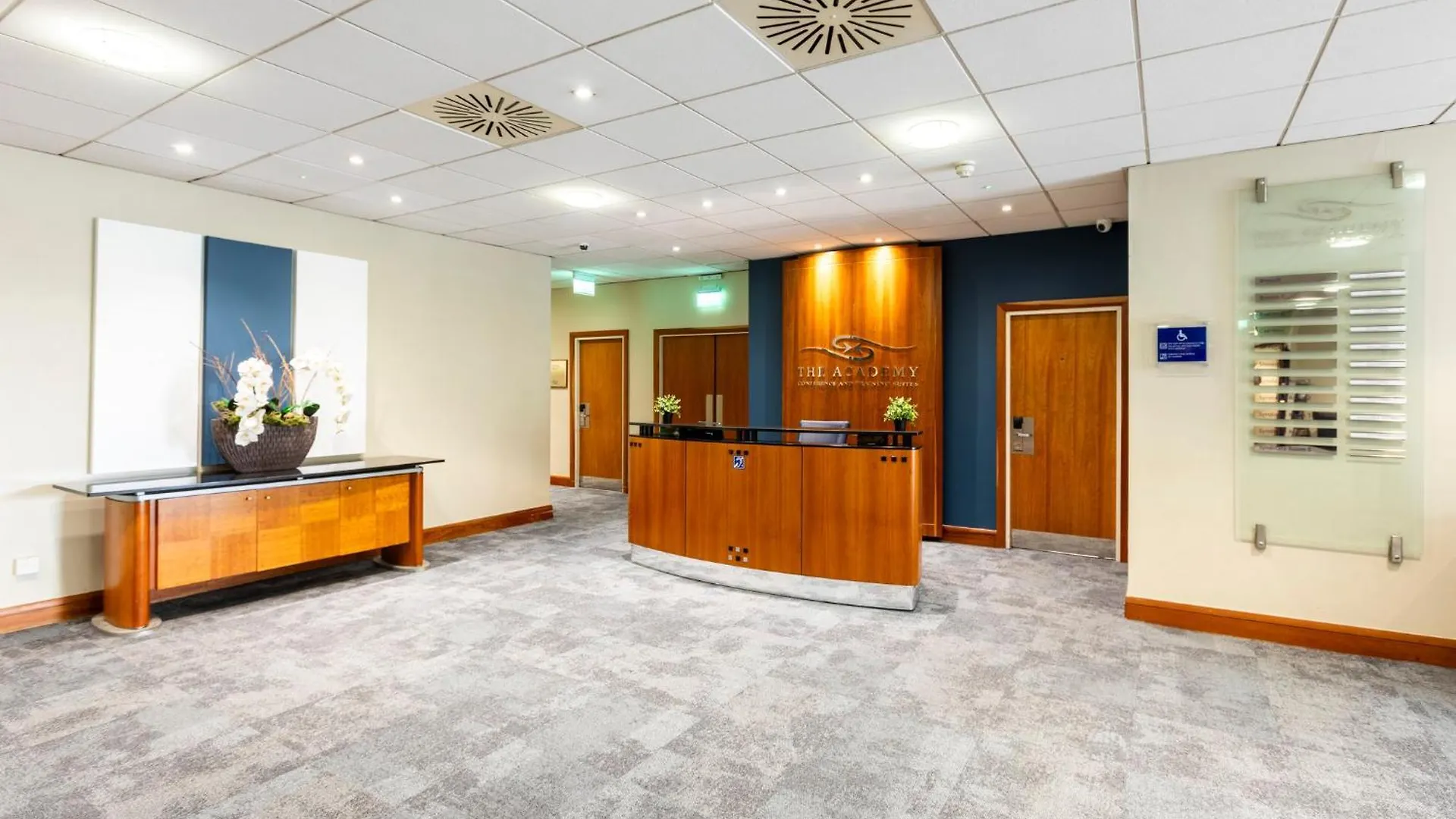 Hotel Holiday Inn Cardiff City By Ihg