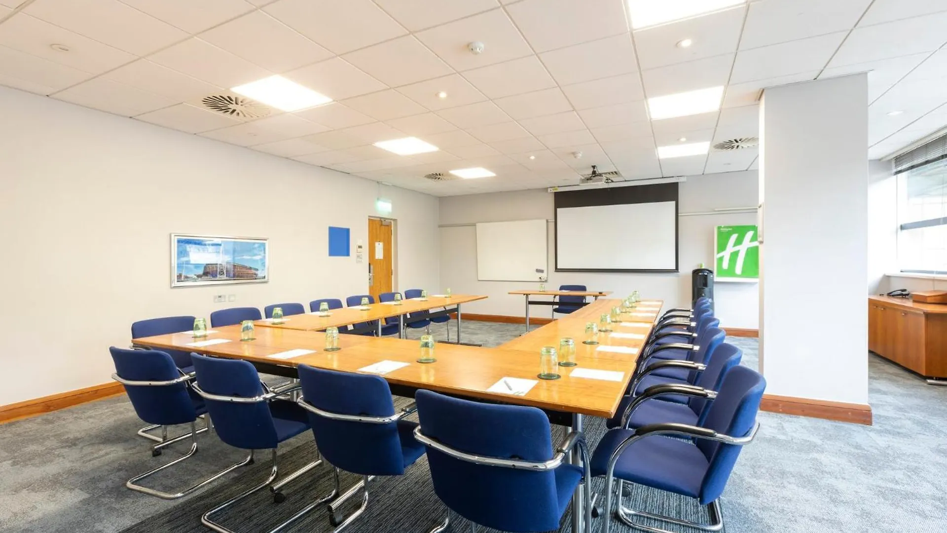 Hotel Holiday Inn Cardiff City By Ihg
