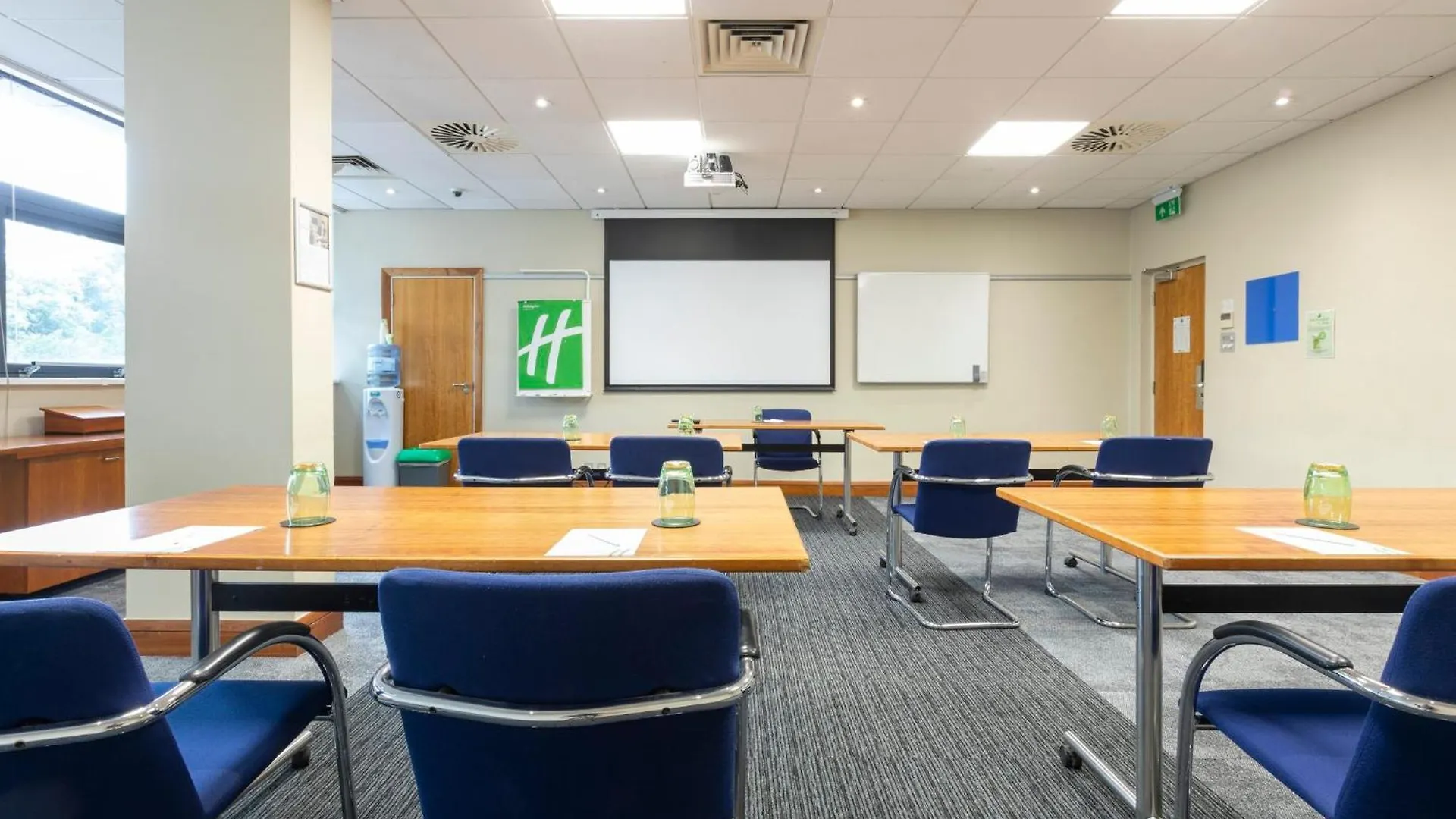 Holiday Inn Cardiff City By Ihg