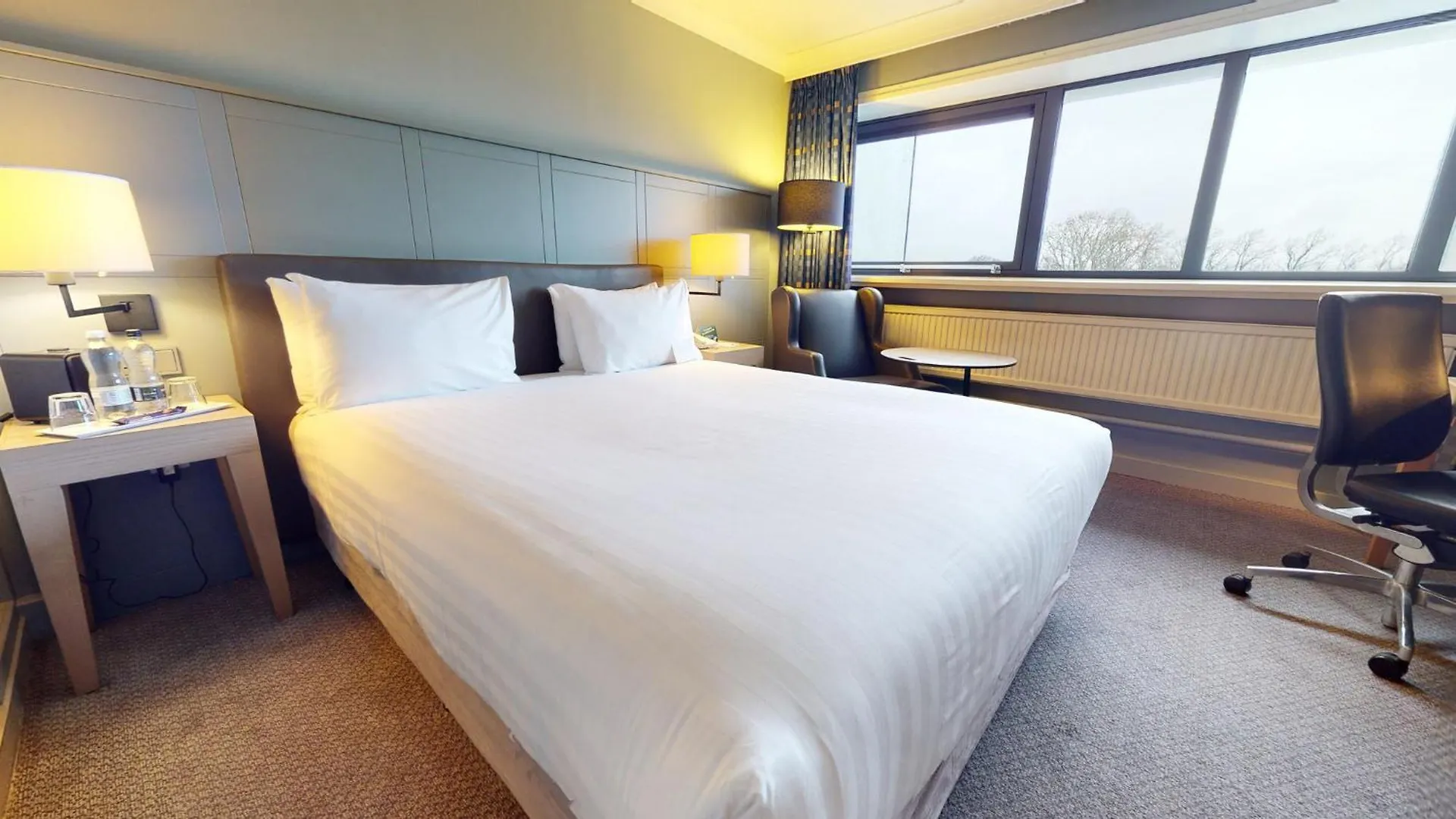 Holiday Inn Cardiff City By Ihg Hotel