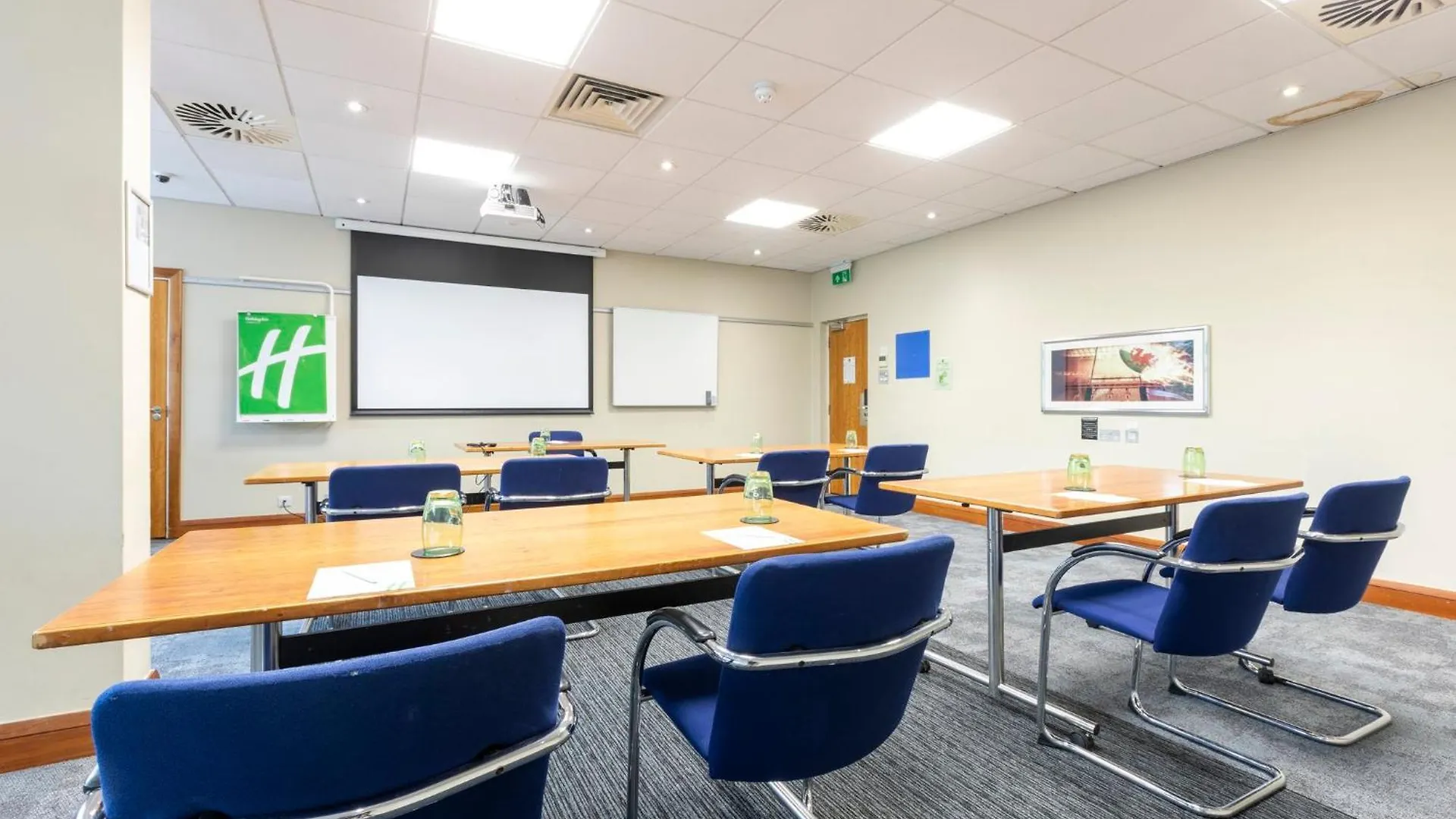 **** Hotel Holiday Inn Cardiff City By Ihg United Kingdom