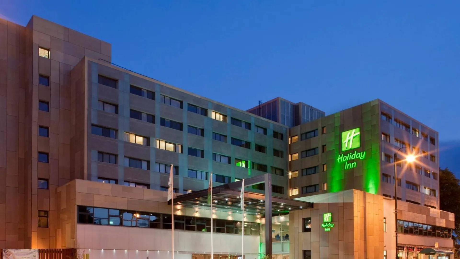 Holiday Inn Cardiff City By Ihg Hotel