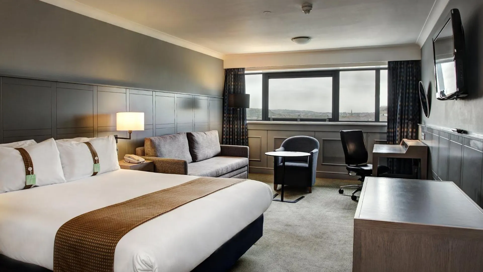 Holiday Inn Cardiff City By Ihg Hotel