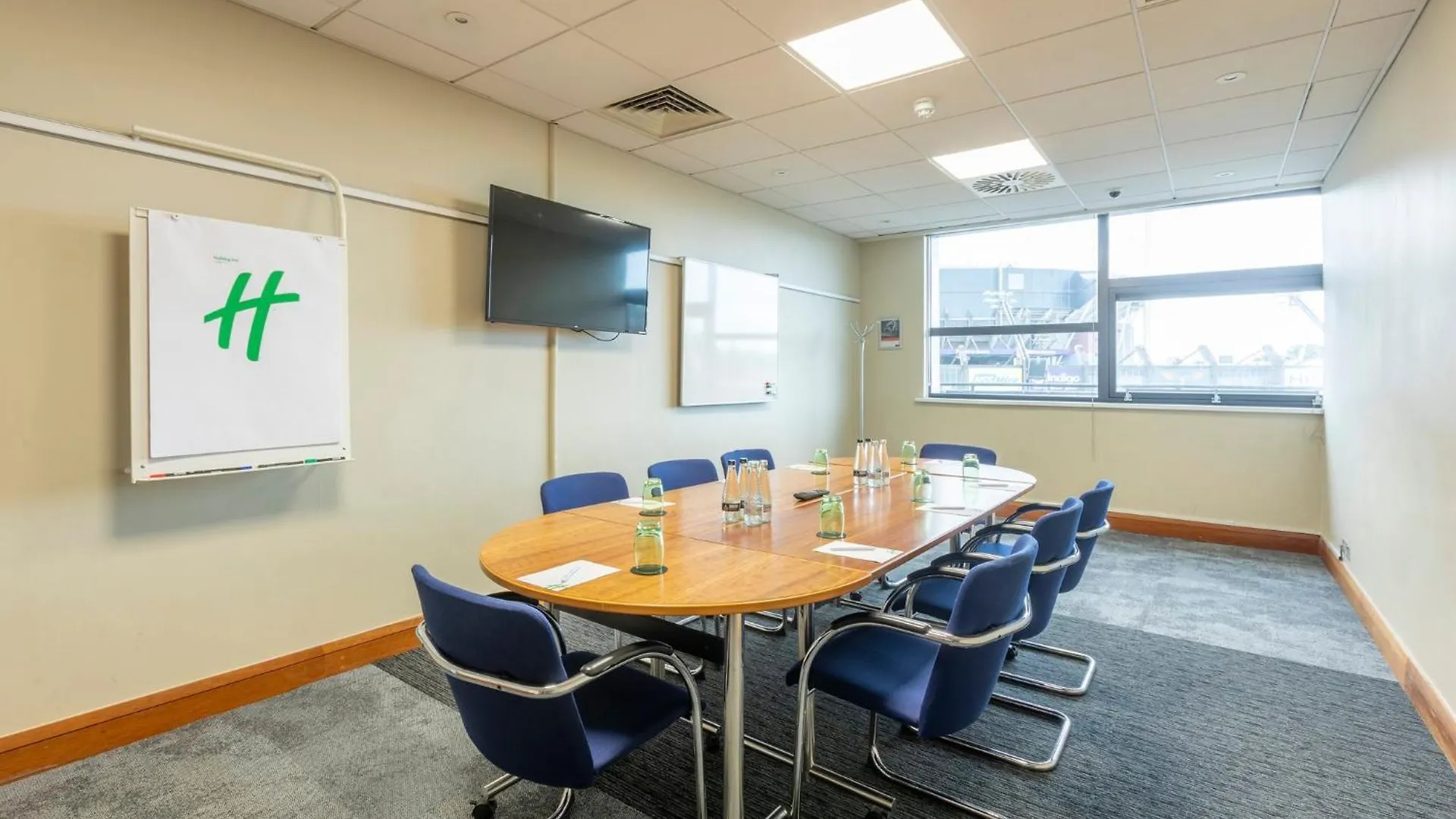 Holiday Inn Cardiff City By Ihg Hotel