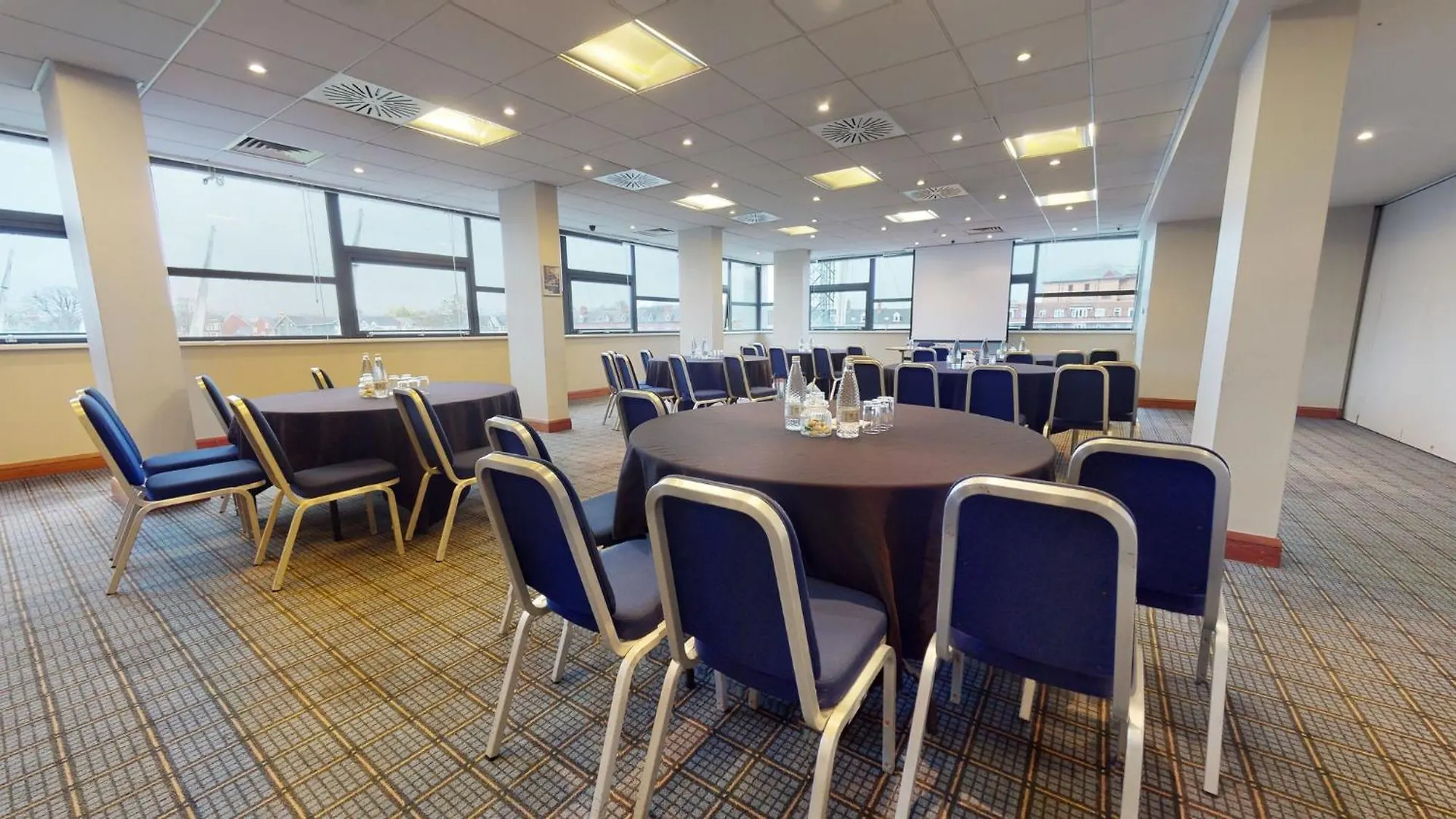 Holiday Inn Cardiff City By Ihg
