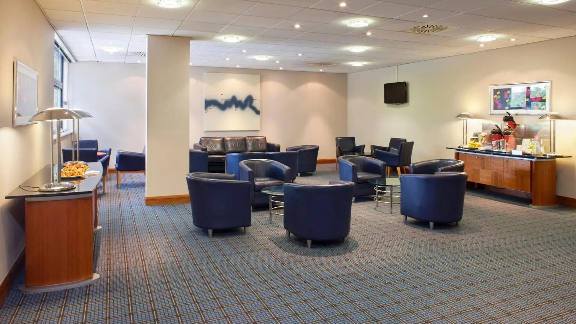 Holiday Inn Cardiff City By Ihg 4*,